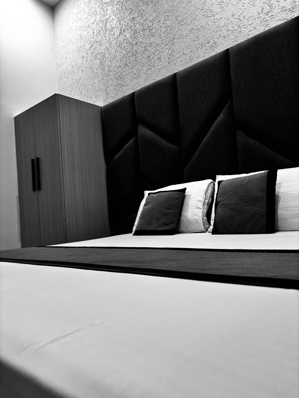 Rooms & Suites
