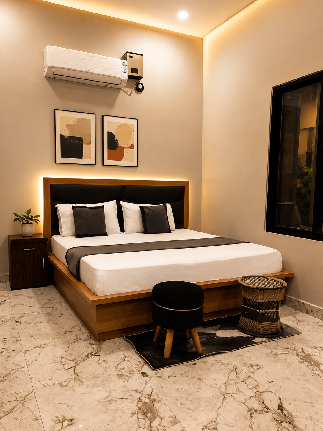 Rooms & Suites